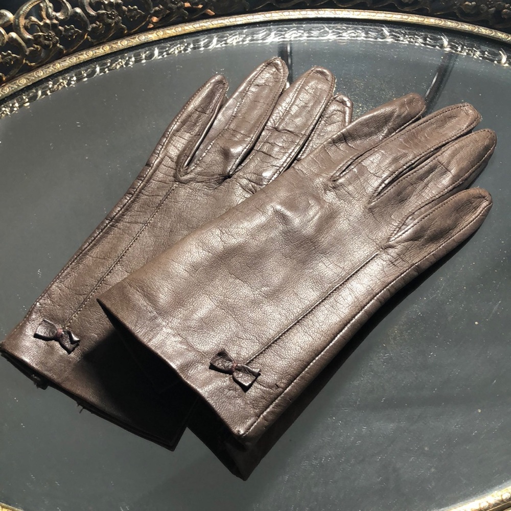 Vintage leather gloves